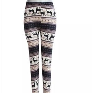 Fall/Winterish Deer 🦌 patterned printed Leggings
